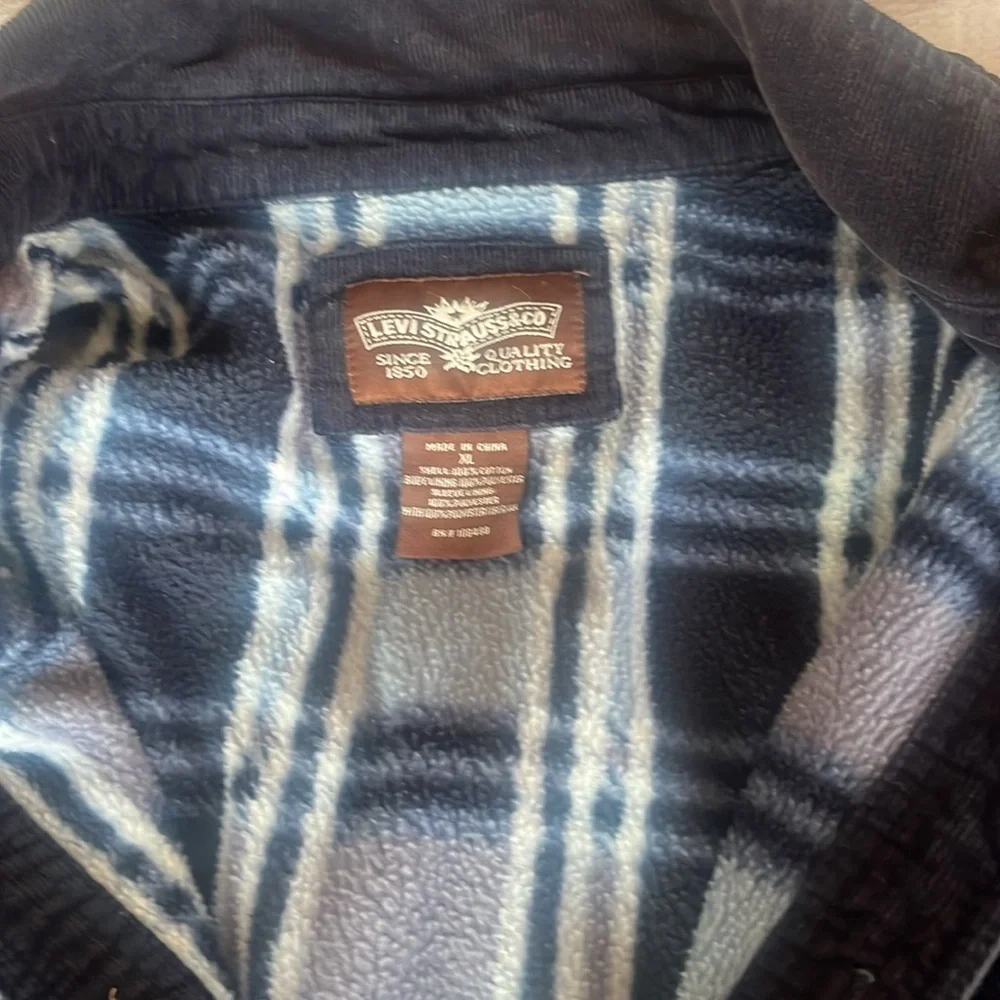 Levi's navy blue jacket with Plaid Interior XL